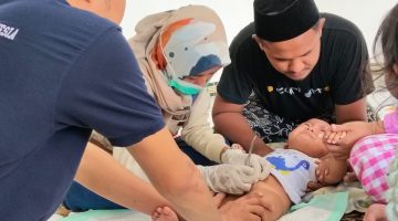 Perluas Jangkauan, Yayasan PSBB Khitan Gratis 32 Anak di Desa Komandung Sampang